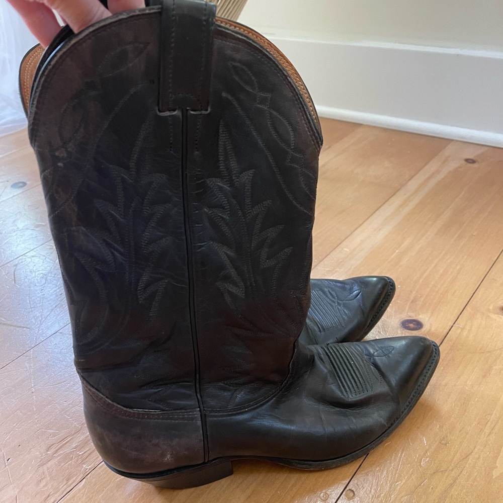 Vintage black Nocona brand cowboy boots size women’s 10, men’s 8